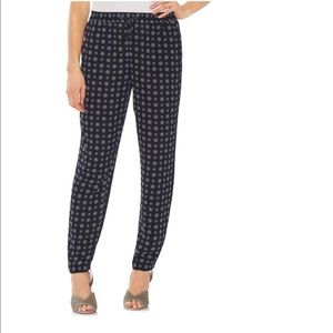 Vince Camuto Printed Joggers (Size Small)